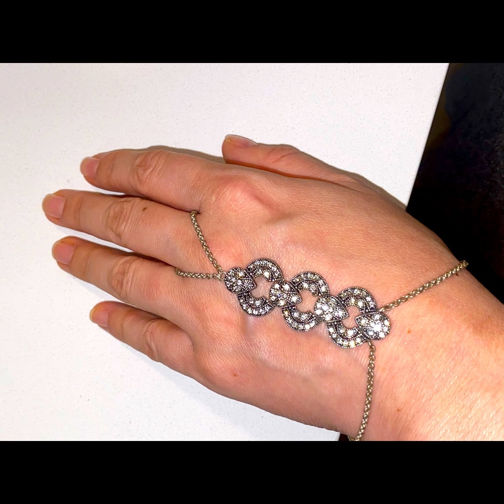 Handchain